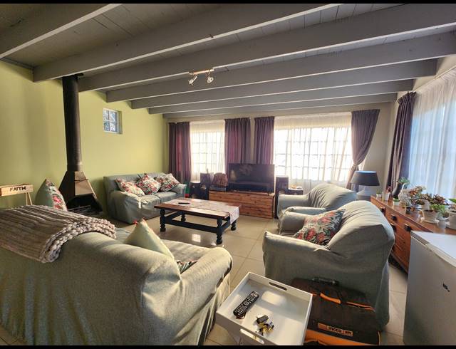 3 BEDROOM FREESTANDING FOR SALE IN GREENDALE